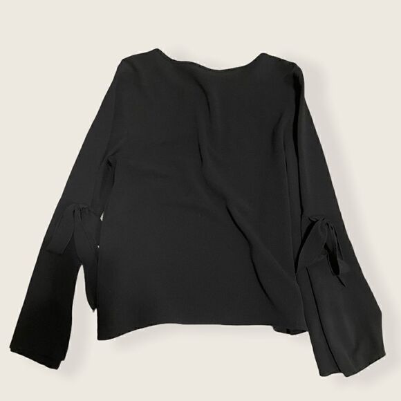 Medium Twik Bell Sleeve Blouse with Ties - Picture 3 of 5